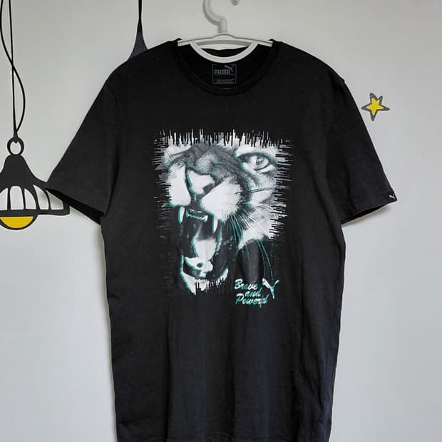 [L] PUMA 'Brave and Powerful' 그래픽 반팔티