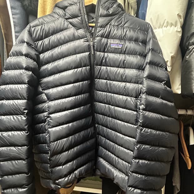 파타고니아 다운 스웨터 후디 블랙 XL