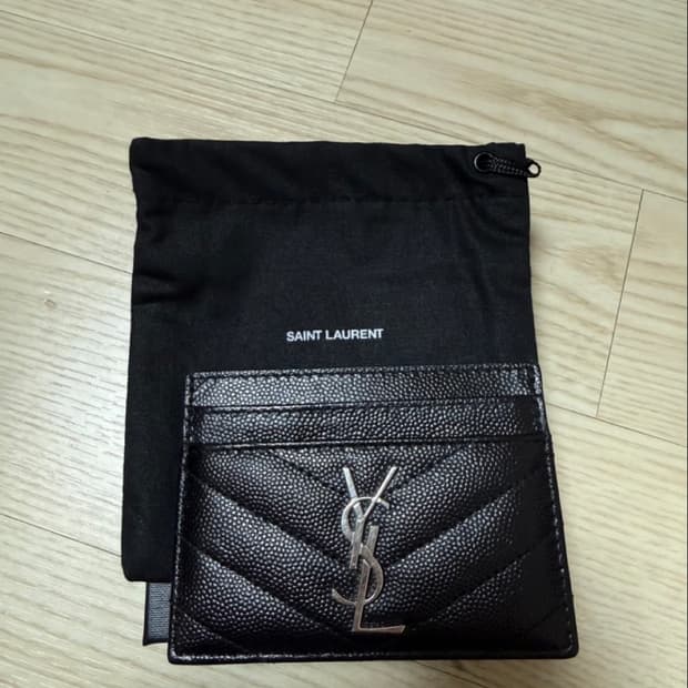 입생로랑 카드지갑 은장