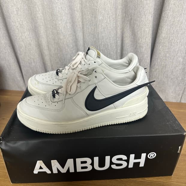 나이키 앰부쉬 에어포스 1 로우