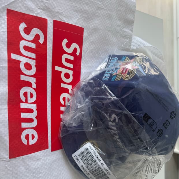 슈프림 뉴에라 박스로고