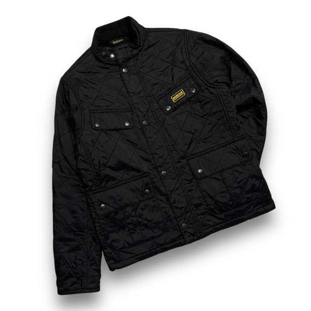 바버 인터내셔널 아리엘 슬림 다크 퀼팅자켓