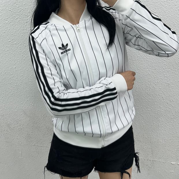 아디다스 파이어버드 스트라이프 블랙라인 화이트 트랙탑 85