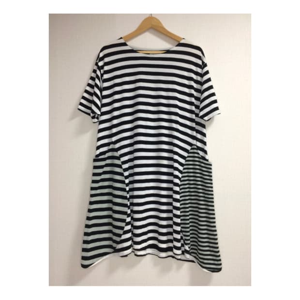 츠모리 치사토 스트라이프 캣 포켓 원피스 티셔츠