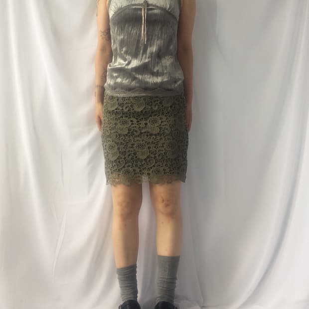 Lace trimming velvet sleeveless