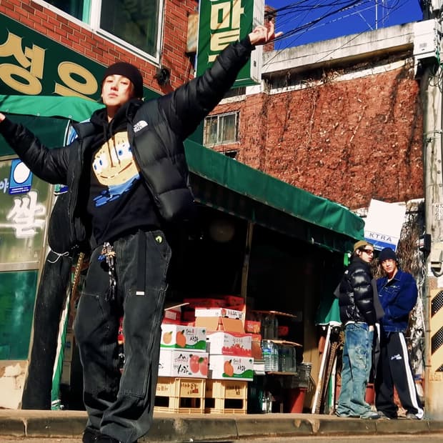 코르티스 성현 착용 스폰지밥 후드티