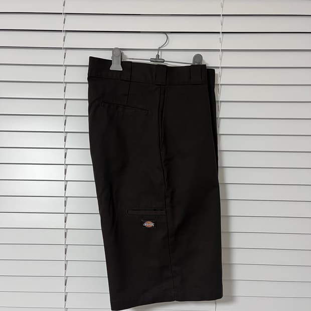 Dickies 42283 루즈핏 워크쇼츠 Dark Brown