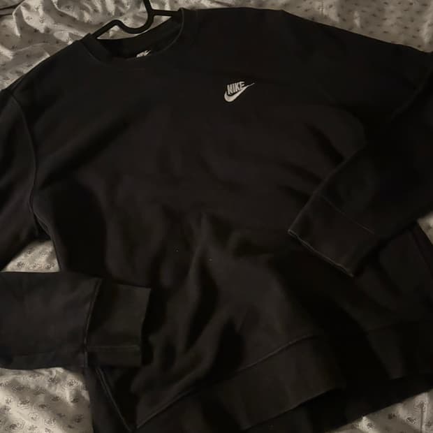 나이키블랙맨투맨