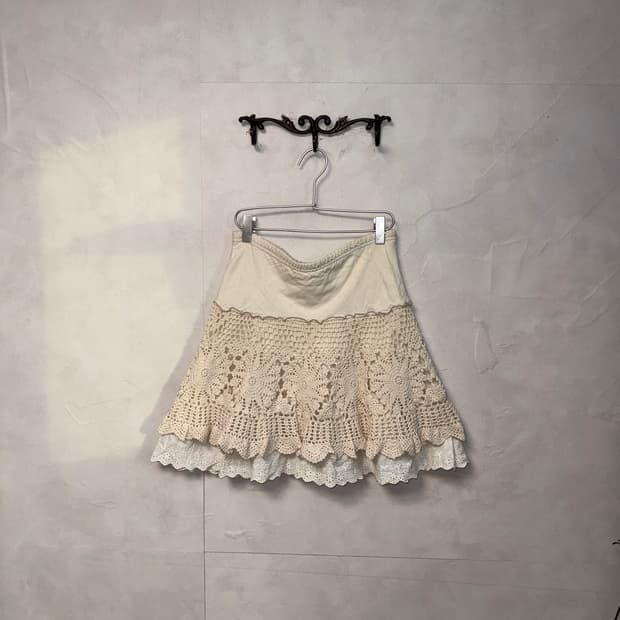 Ivory flower crochet lace trim skirt