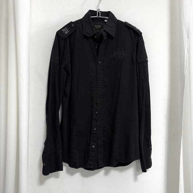 Epaulet Back Lettering Shirt