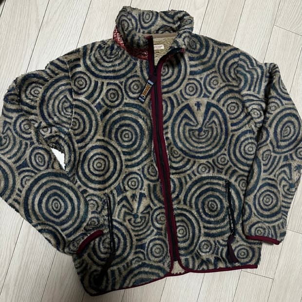 캐피탈 메이즈 패턴 플리스 자켓 1사이즈