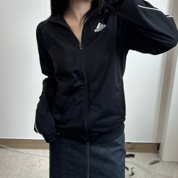 아디다스 블랙 트랙탑 져지