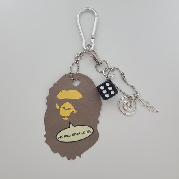 베이프 커스텀 키링