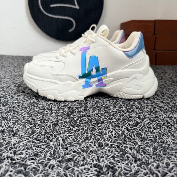 흰색 LA 로고 운동화 어글리슈즈