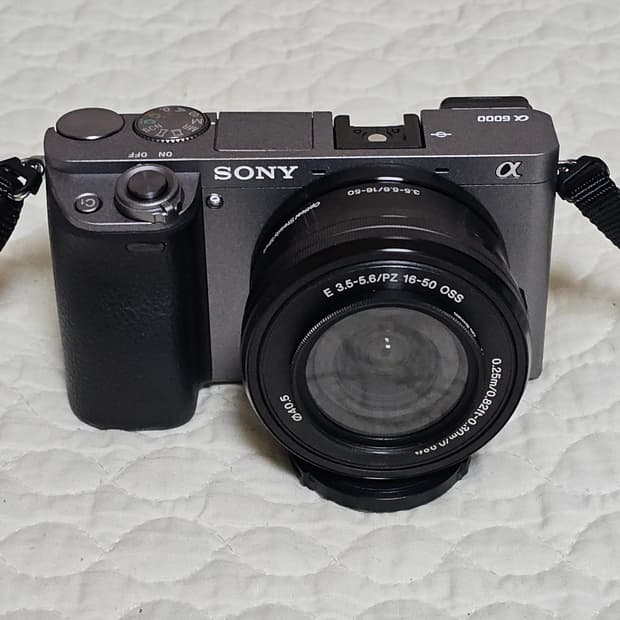 소니 a6000 미러리스 카메라(컷수 500컷대)