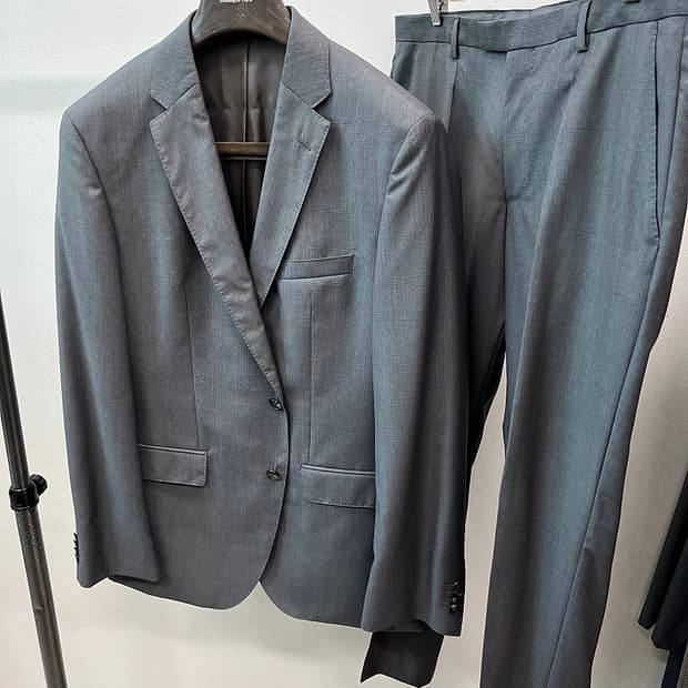 110,37) 휴고보스 슈트 