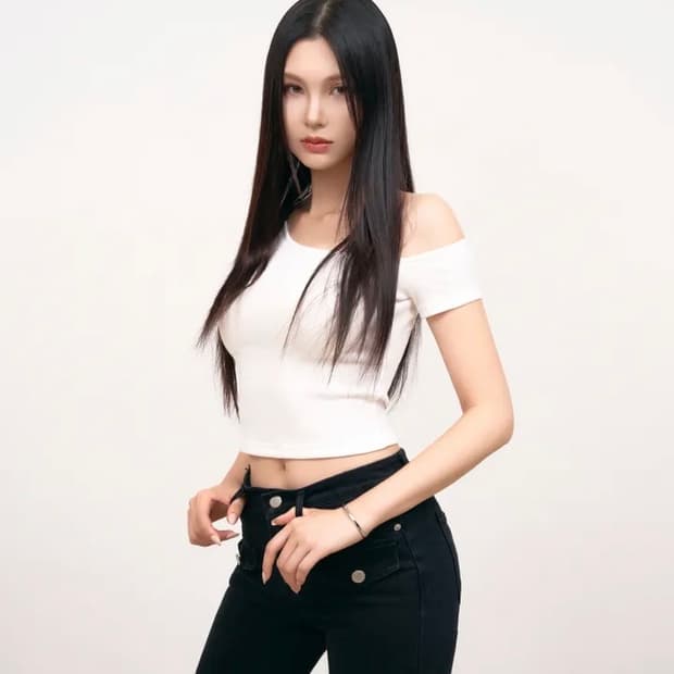 델라인 MADE 언발란스 원숄더 크롭티셔츠 화이트