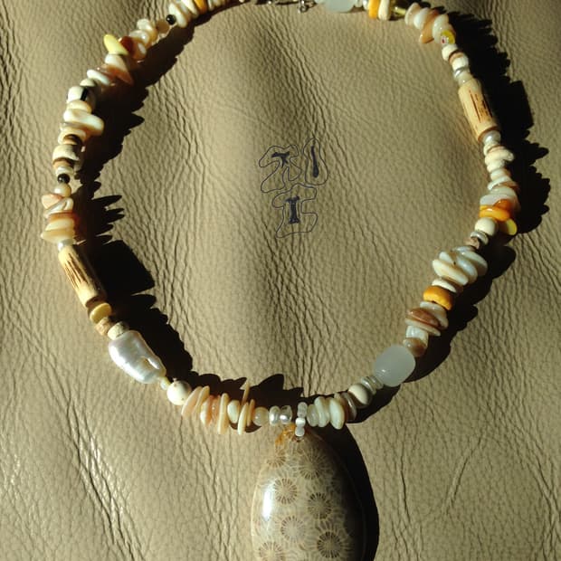 한 낮에 불꽃노리