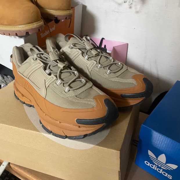 나이키 줌 보메로 롬 플랙스 앤트러사이트 260