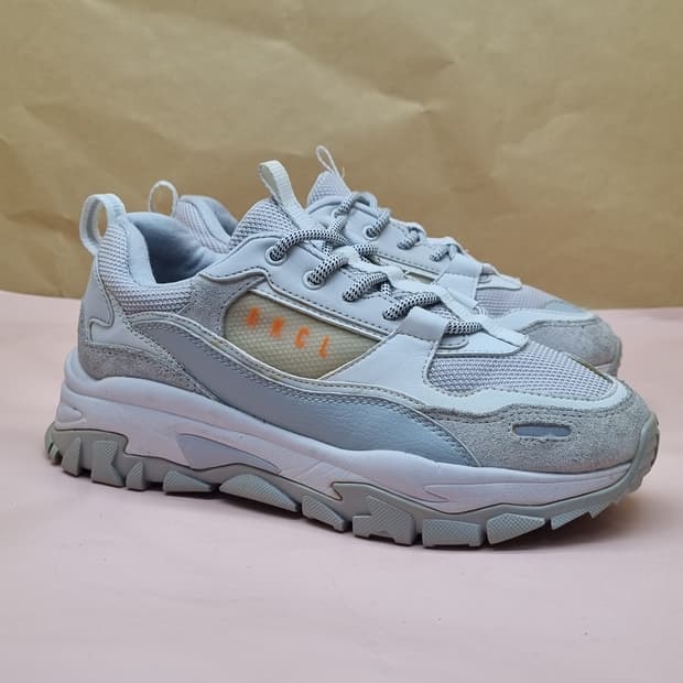 아키클래식 어반트래커 운동화 245