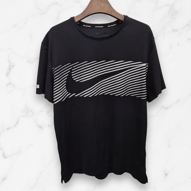 100,L) NIKE 나이키 러닝 드라이핏 반팔티셔츠!~ 디자인 예뻐요