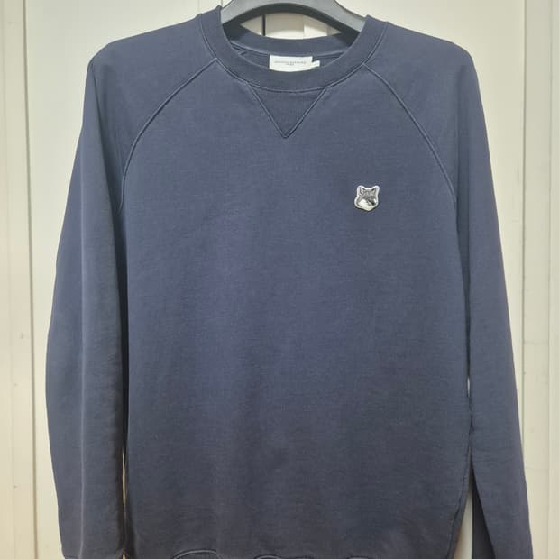 메종키츠네 네이비 맨투맨