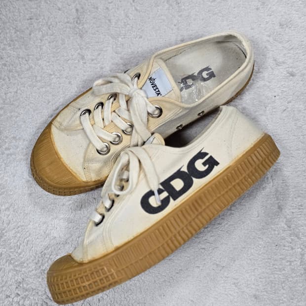 꼼데가르송 X 노베스타 CDG 캔버스 스니커즈 아이보리 36사이즈