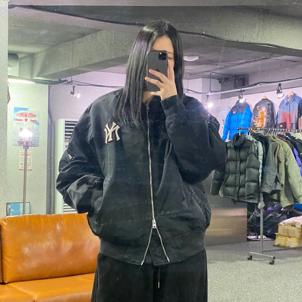 MLB 베이직 미디움로고 블랙 패디드 베이스볼 점퍼 B3896