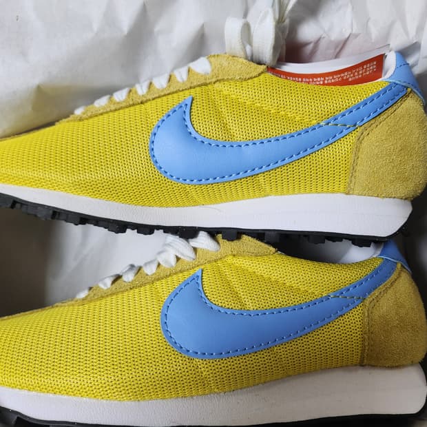 나이키 데이 브레이크 옐로우 230mm 새상품판매합니다.