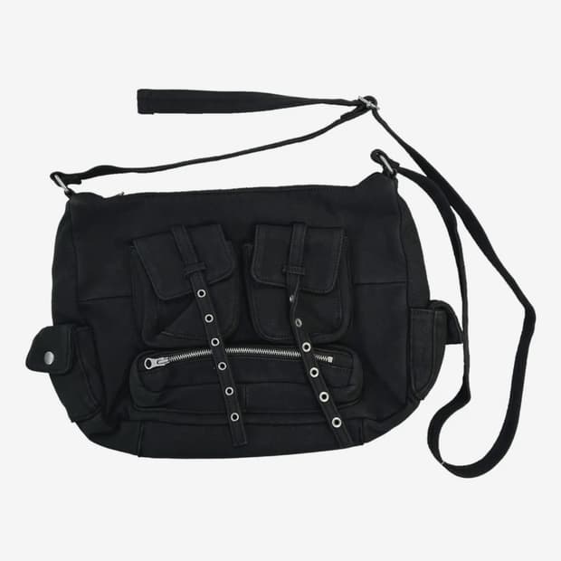 더콜디스트모먼트 크로스백 