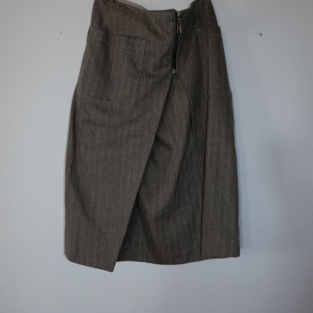 사진속에 있는 메종마르지엘라 치마구합니다