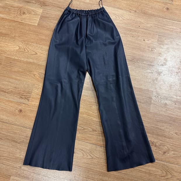 (OS)포르테포르테 23FW 리얼레더 부츠컷 디테일 팬츠