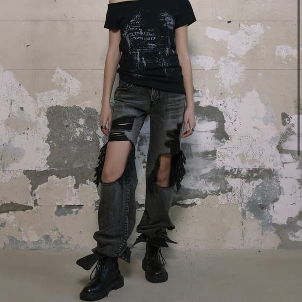 보헤미안서울 FUNKY SCOOP NECK TEE CONCH, BLACK