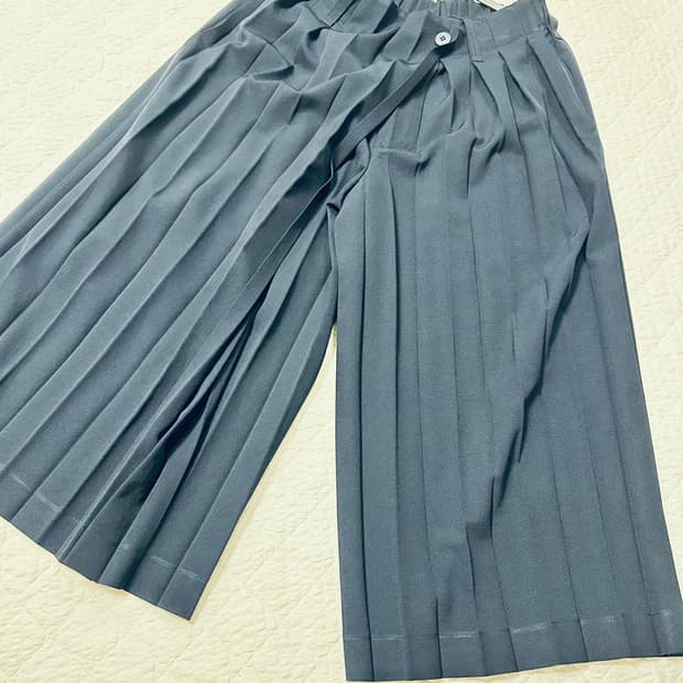 옴므플리세 엣지 앙상블 하카마