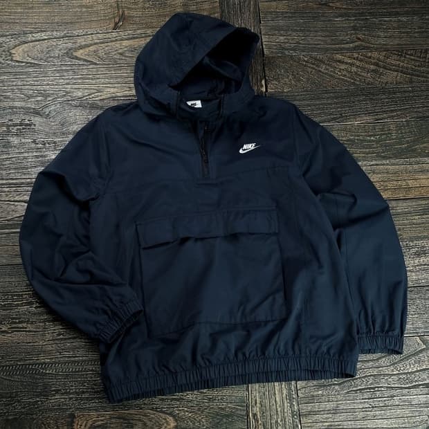 [나이키] 로고 자수 바람막이 아노락 자켓 블랙 M17755