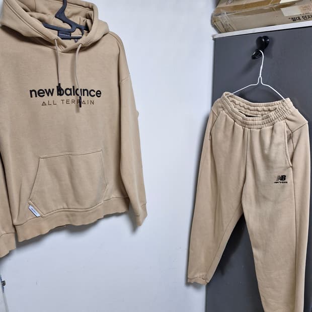 뉴발란스 미착용급 후드트레이닝 셋업 90 / 27
