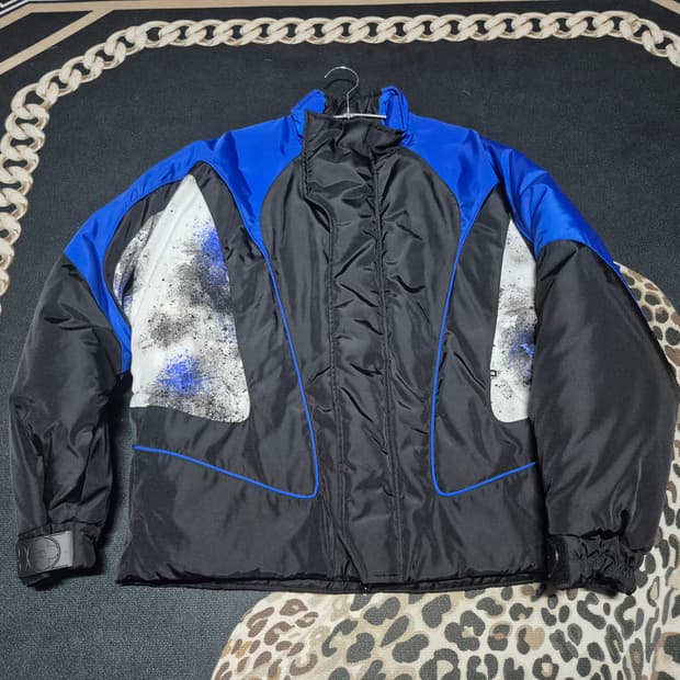 루이비통 20s/s 스플래쉬 페인트 모노그램 푸퍼 패딩 L 새상품