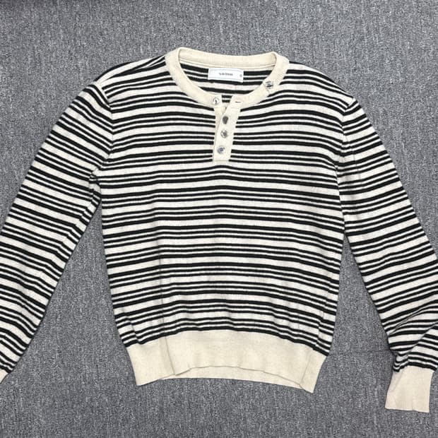 웨이비니스 니트