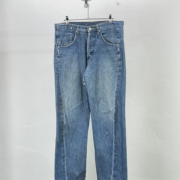 리바이스 엔지니어드 버튼 플라이 연청 데님 팬츠