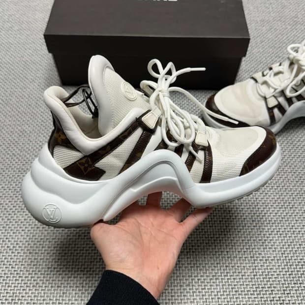 루이비통 아치라이트 스니커즈 신발