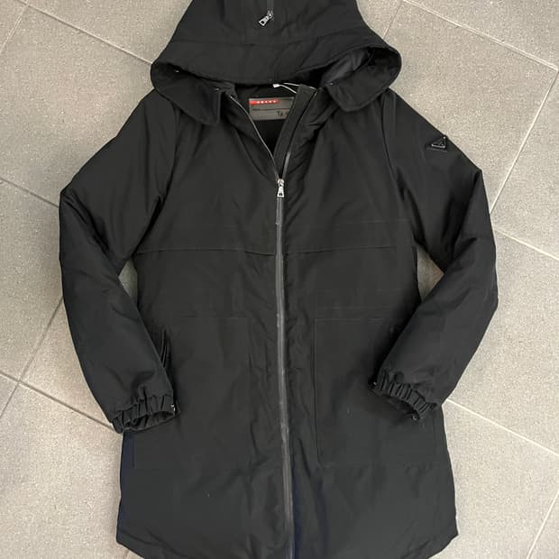 프라다 스포츠 패딩