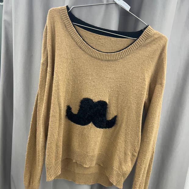 콧수염 라운드니트