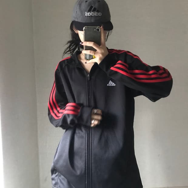 아디다스 블랙 레드 져지