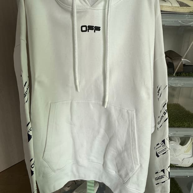 오프화이트 후드. 택제거 안함. L사이즈 실착 3회 미만