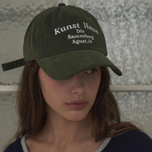 두마로 Kunst Haus Cotton Ball Cap
