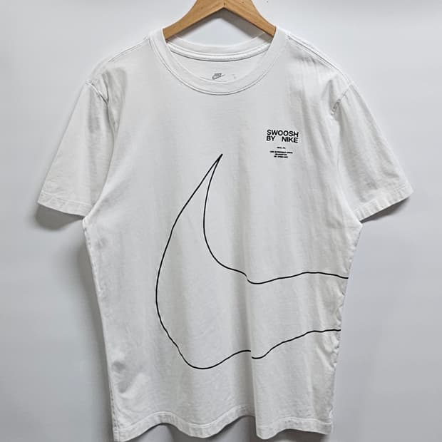 나이키 빅스우시 반팔티셔츠 XL