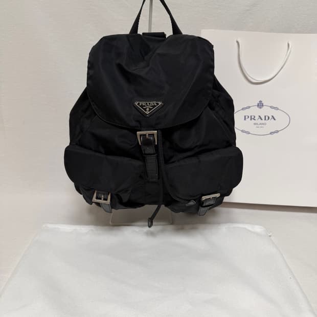 정품 프라다 포코노 나일론 투포켓 백팩 블랙 미디움