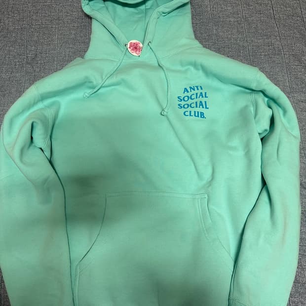 안티소셜소셜클럽 후드티 새상품