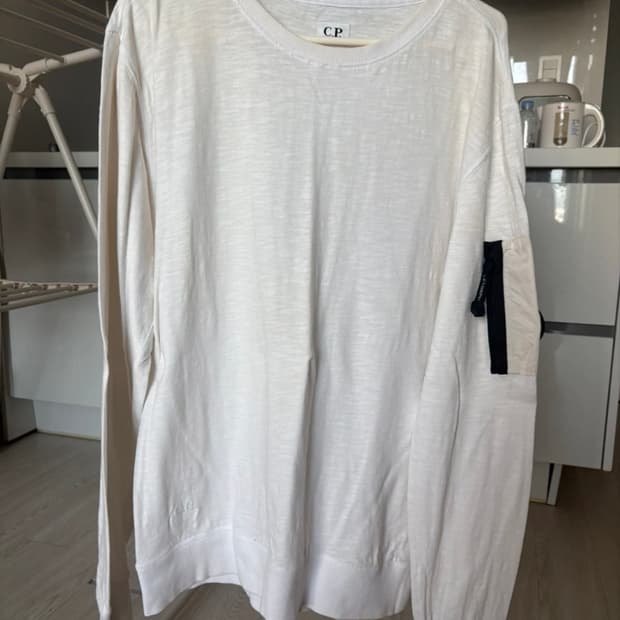 cp컴퍼니 맨투맨