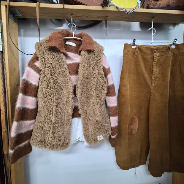 에이글 양털 뽀글이퍼 베스트.베이비알파카 보송니트.